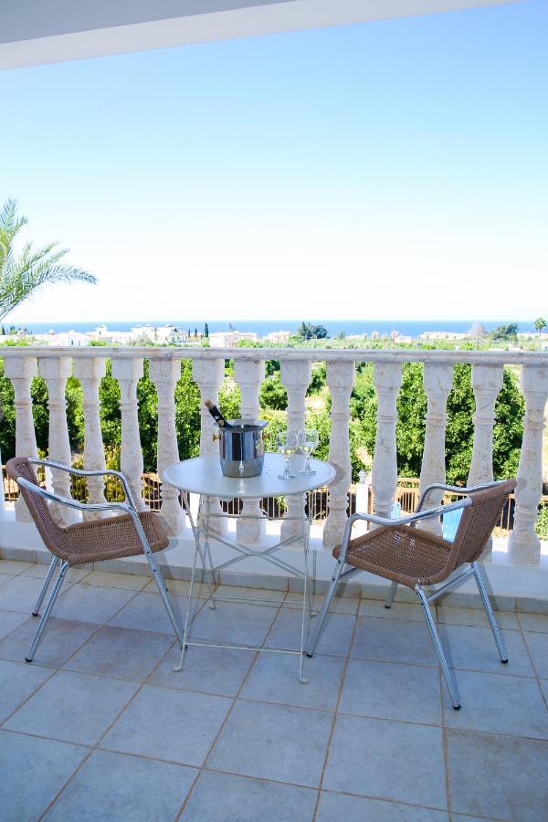 Villa Lambriana Пея Екстериор снимка