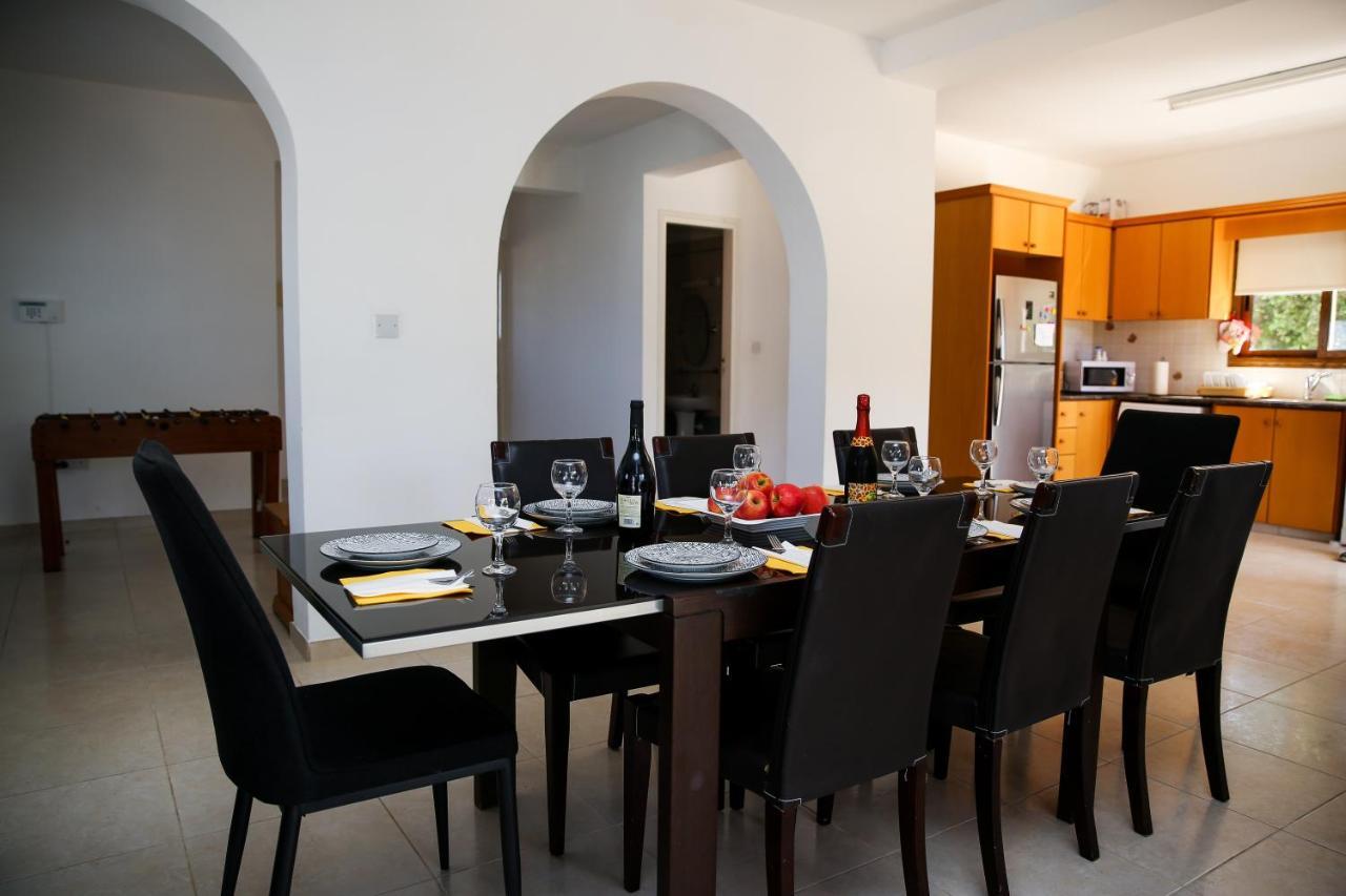 Villa Lambriana Пея Екстериор снимка