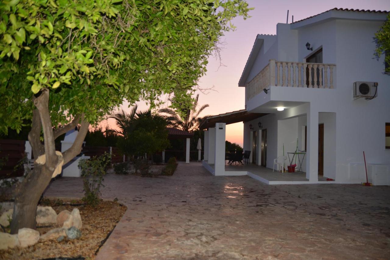 Villa Lambriana Пея Екстериор снимка